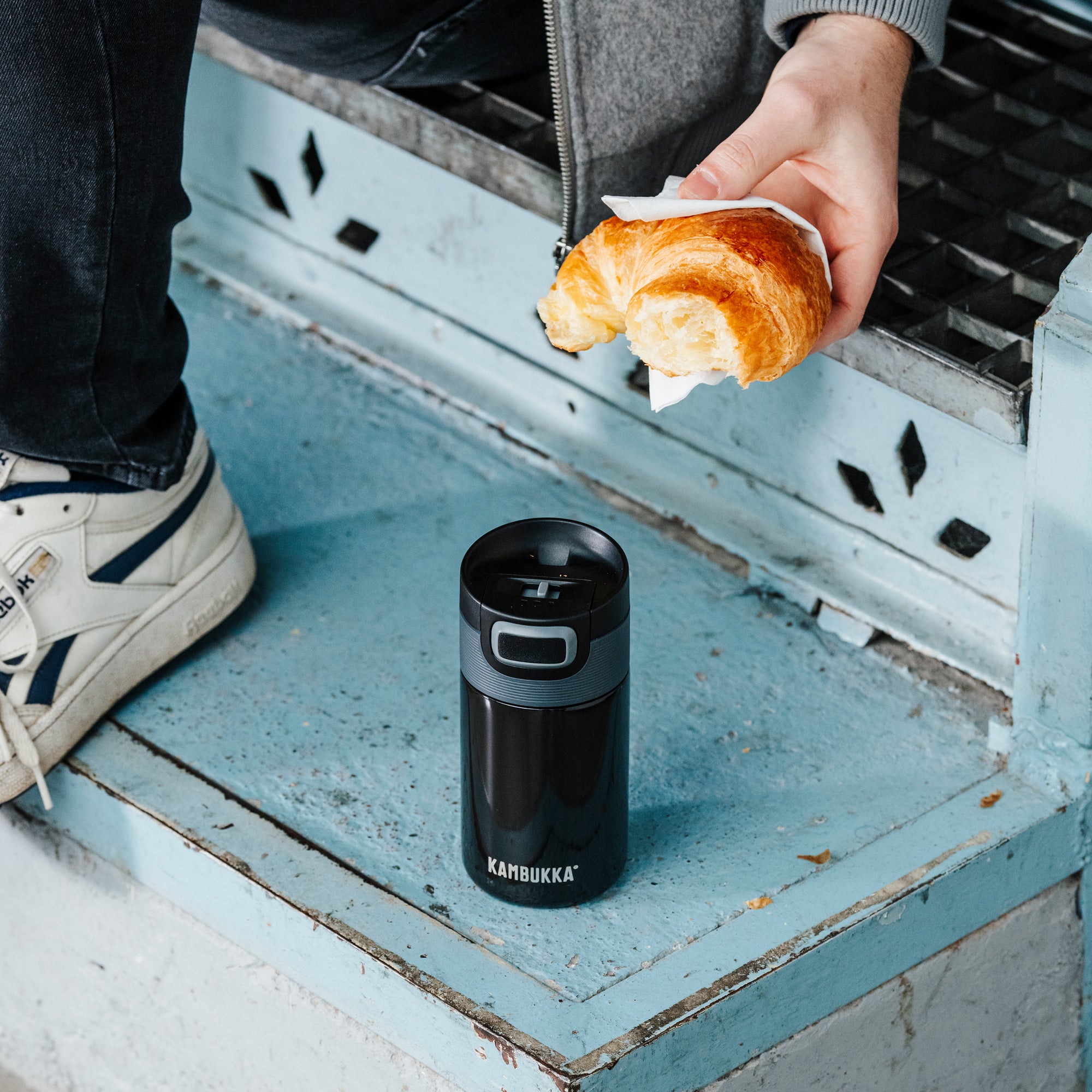 Etna 300 ml Pitch Black | Stylish coffee mug to go | Kambukka